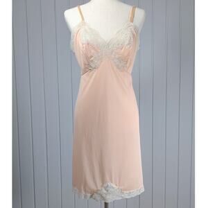 Vintage 1960s/70s Van Raalte Peach Pink Lace Chemise Nightgown Slip Dress 36 S